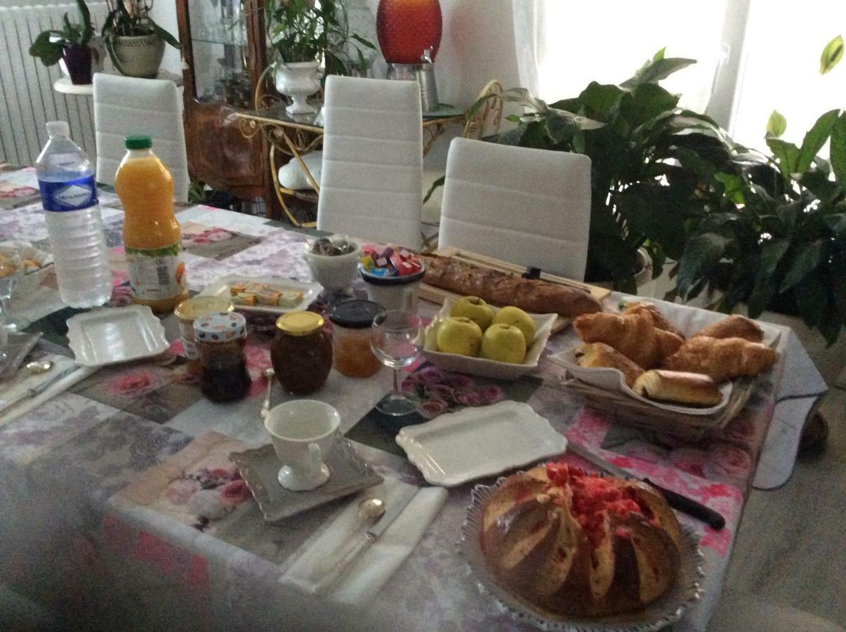Gites Et Chambres D'Hotes Les Roses The Отрив Екстериор снимка