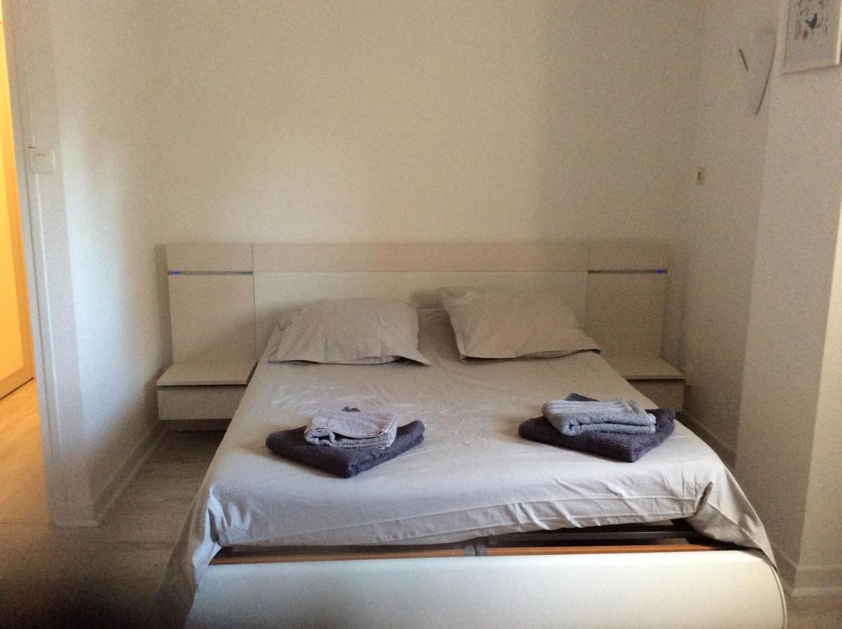 Gites Et Chambres D'Hotes Les Roses The Отрив Екстериор снимка